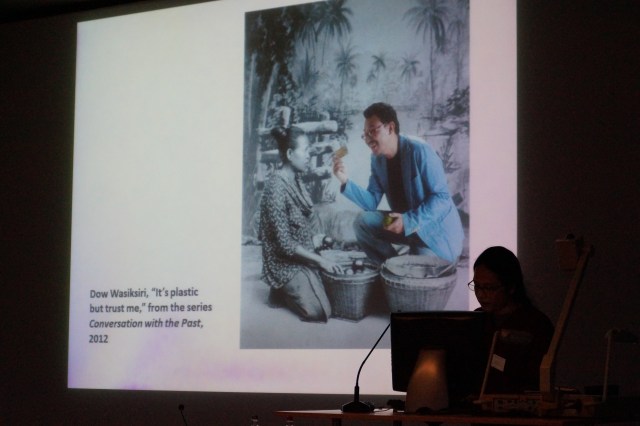 Alexander Supartono shows an example